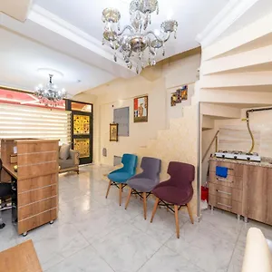 Kumkapi Romanos Homestay